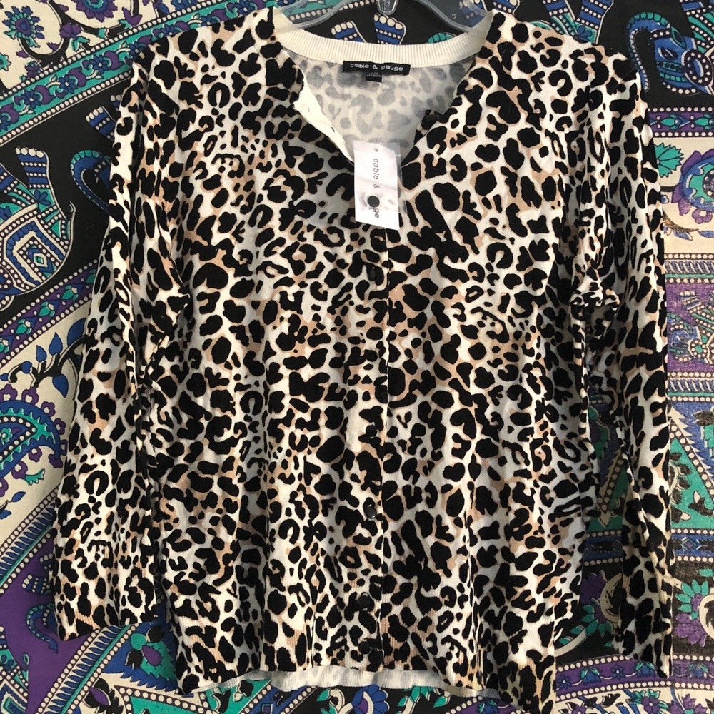 Cable & Gauge Leopard Print Cardigan Size Small
